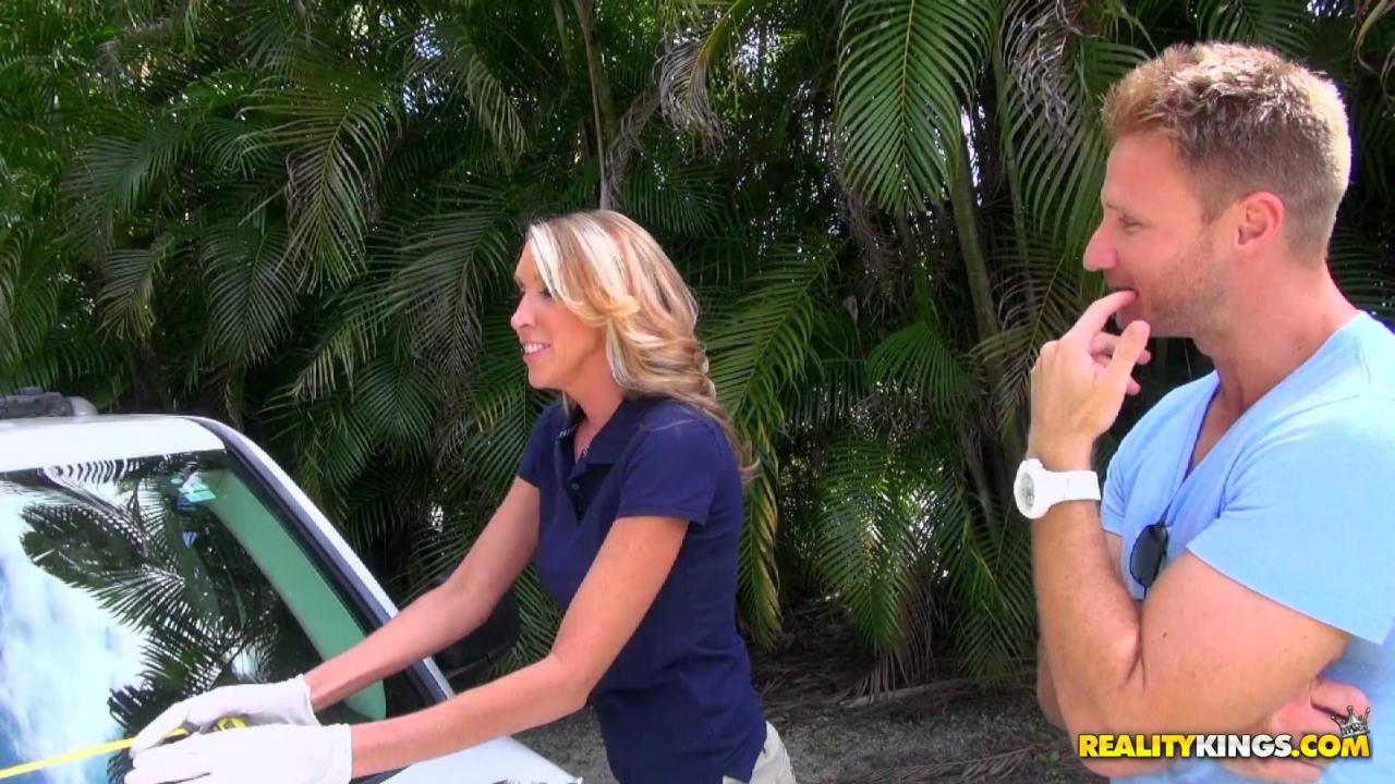 My Girlfriend's Hot Mom 9 サンプル画像