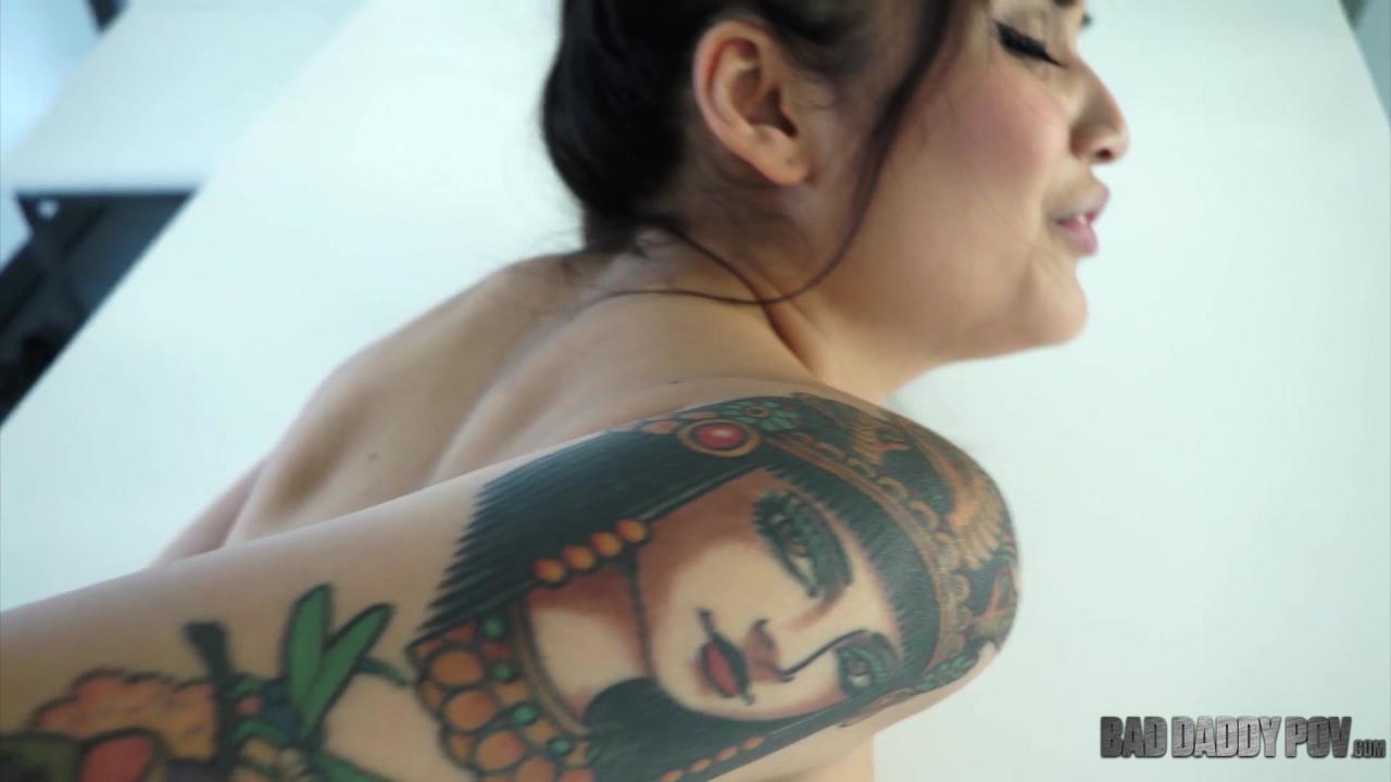 Naughty Tattooed Girls サンプル画像27