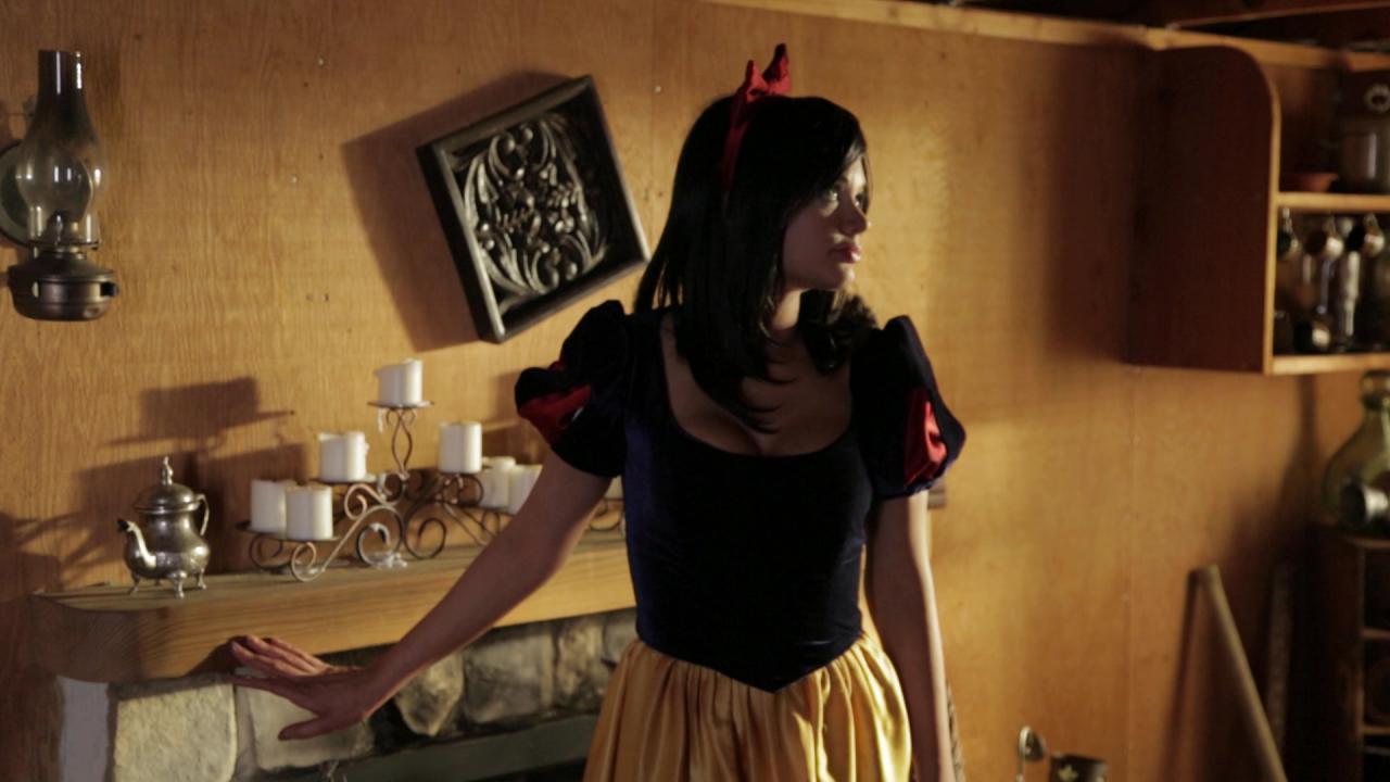 Snow White XXX: An Alex Braun Parody (2 DVD Set) サンプル画像