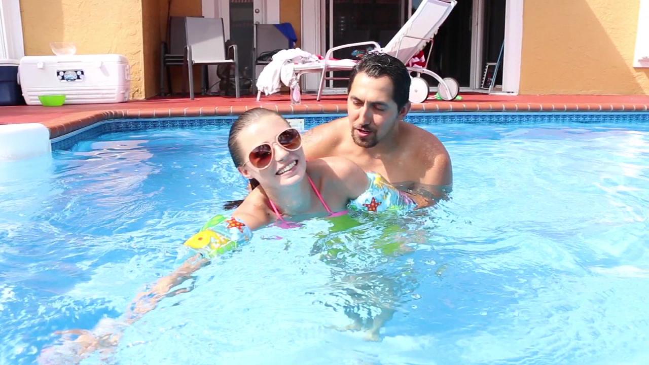 Exxxtra Small Chicks Fucking Huge Dicks 26 サンプル画像18