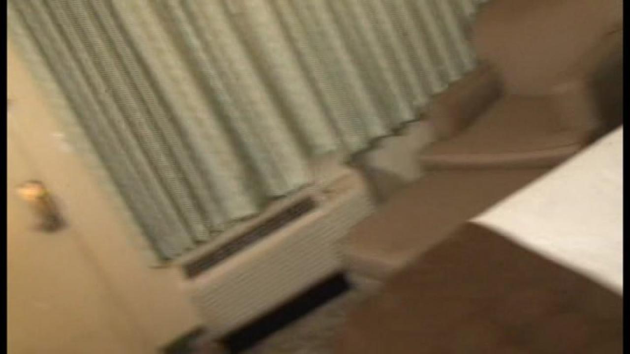 Being Naughty Alysha 27 サンプル画像