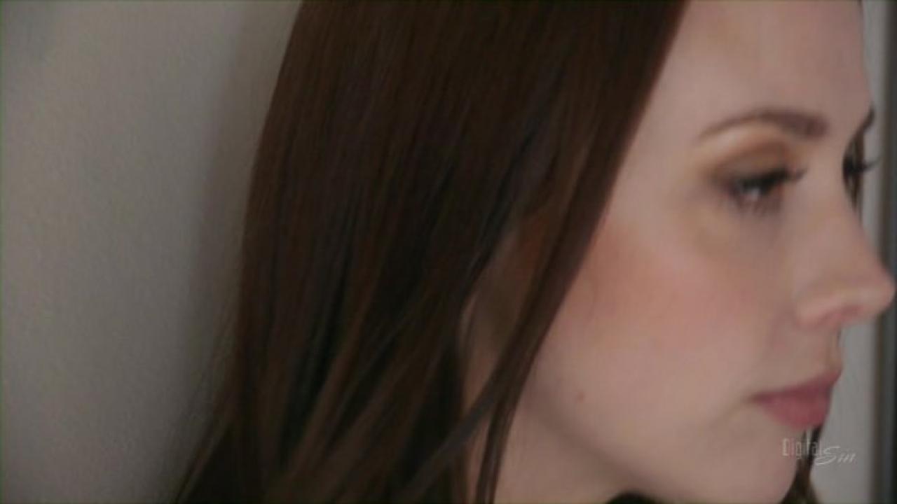 She Loves Her (2 DVD Set) サンプル画像