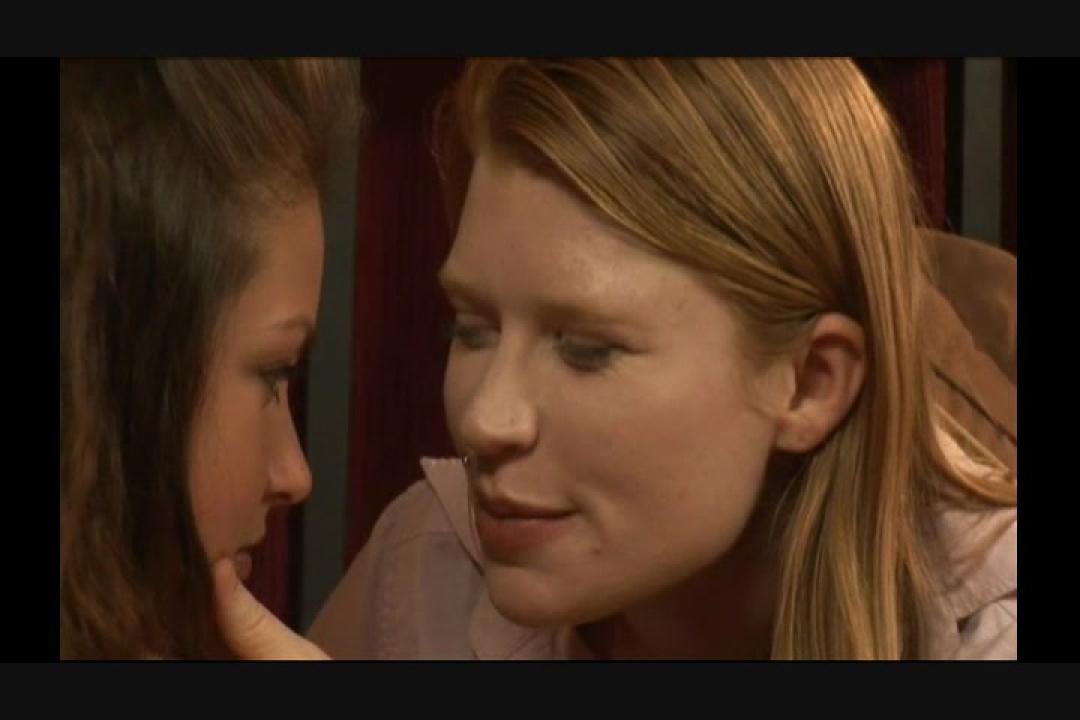 Lesbian Office Seductions 4 サンプル画像