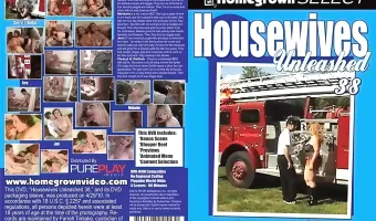 Housewives Unleashed 38
