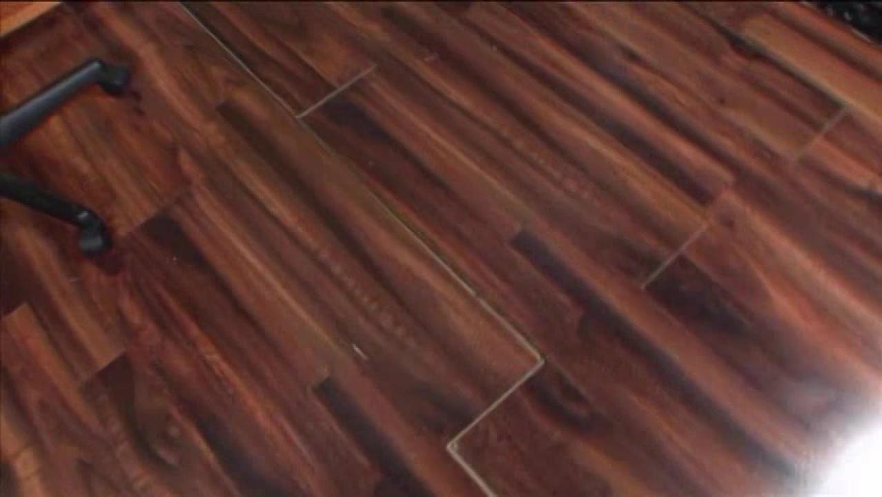 Naughty Footjobs Hardcut サンプル画像