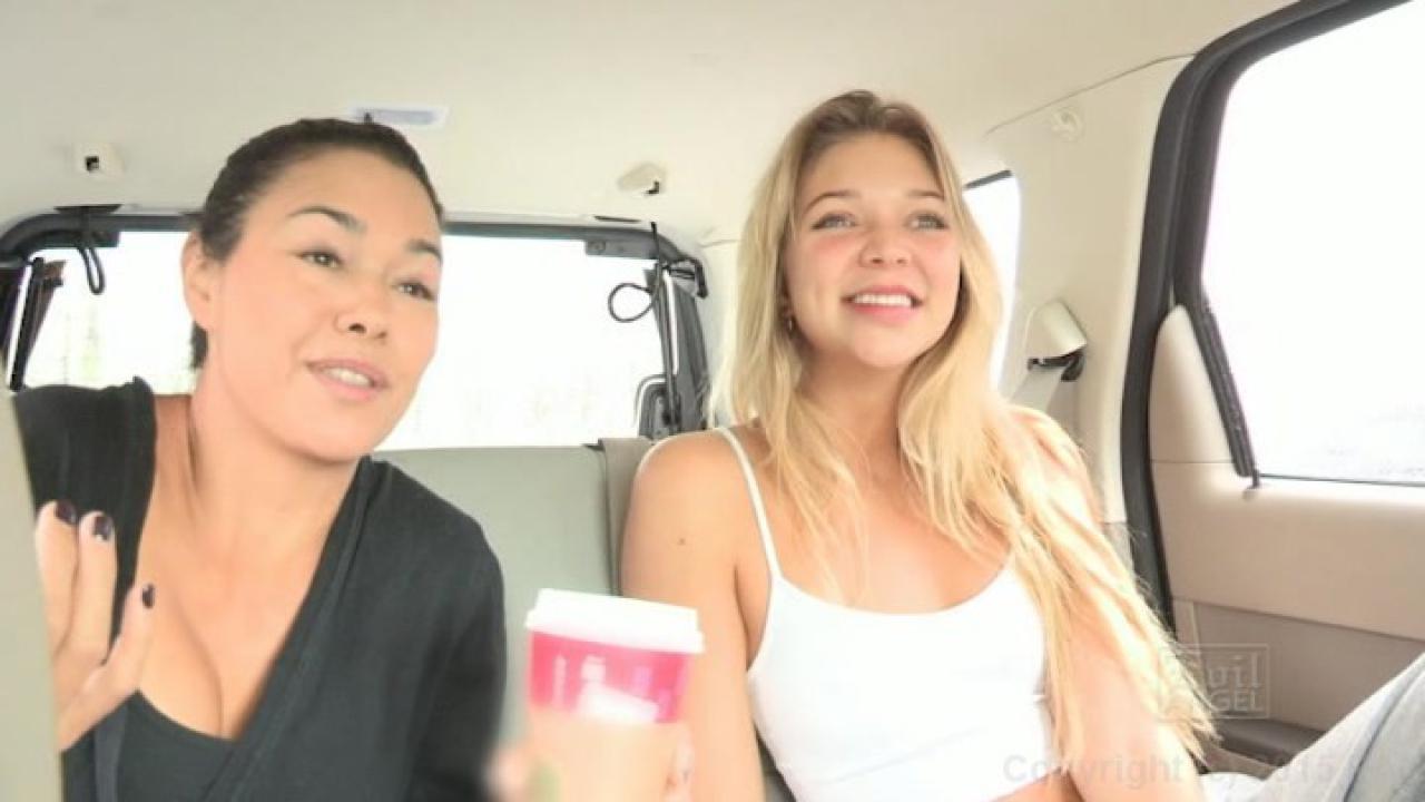 Lesbian Public Sex Fetish 2 サンプル画像