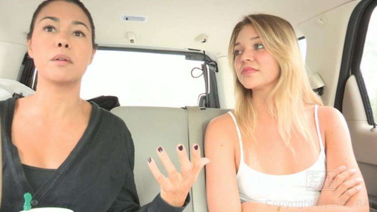 Lesbian Public Sex Fetish 2 サンプル画像