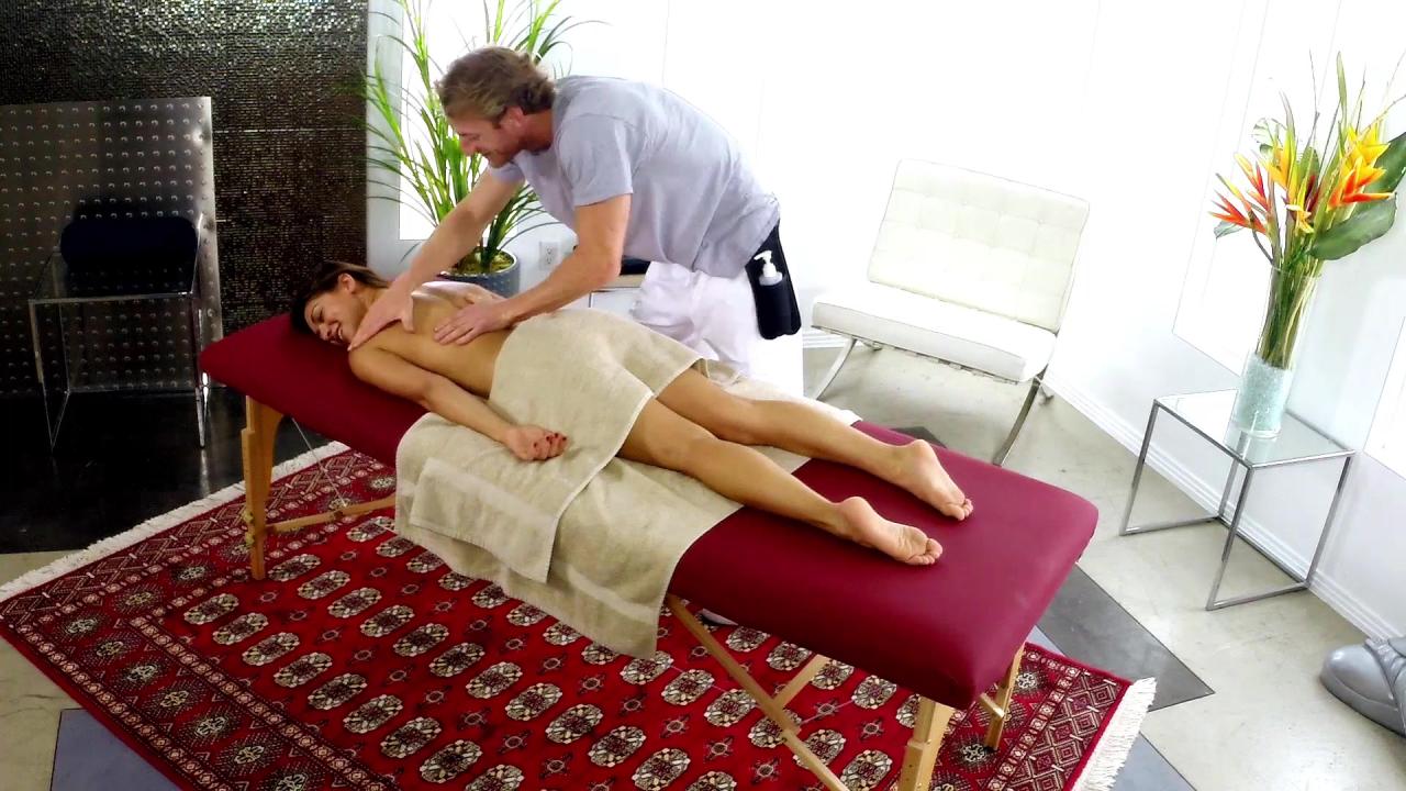 Undercover Masseuse サンプル画像