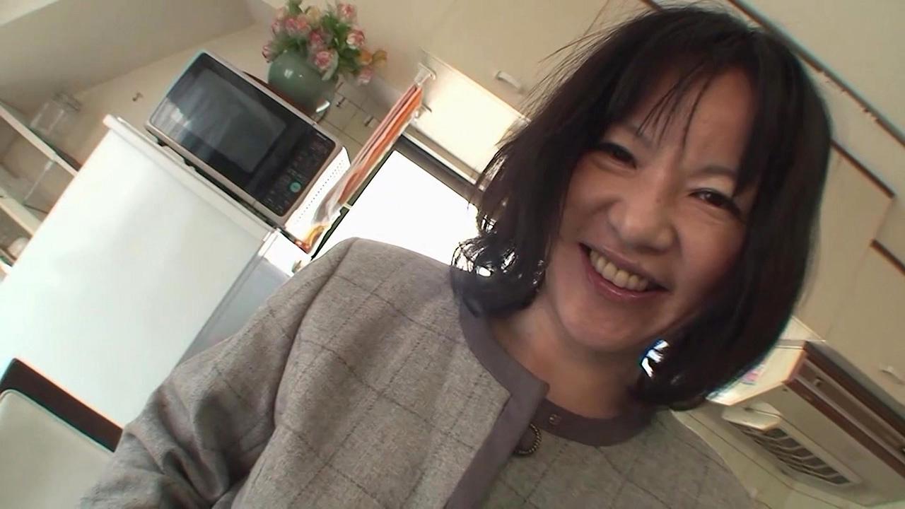 Horny Japanese Moms サンプル画像16