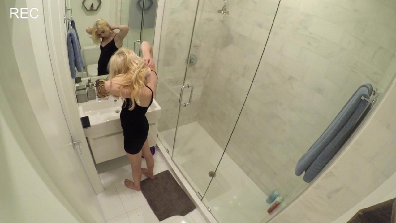 Busting The Babysitter 4 サンプル画像