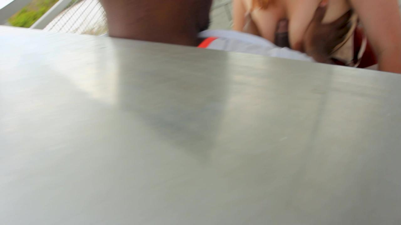 MILFs Moms & Monster Cocks サンプル画像