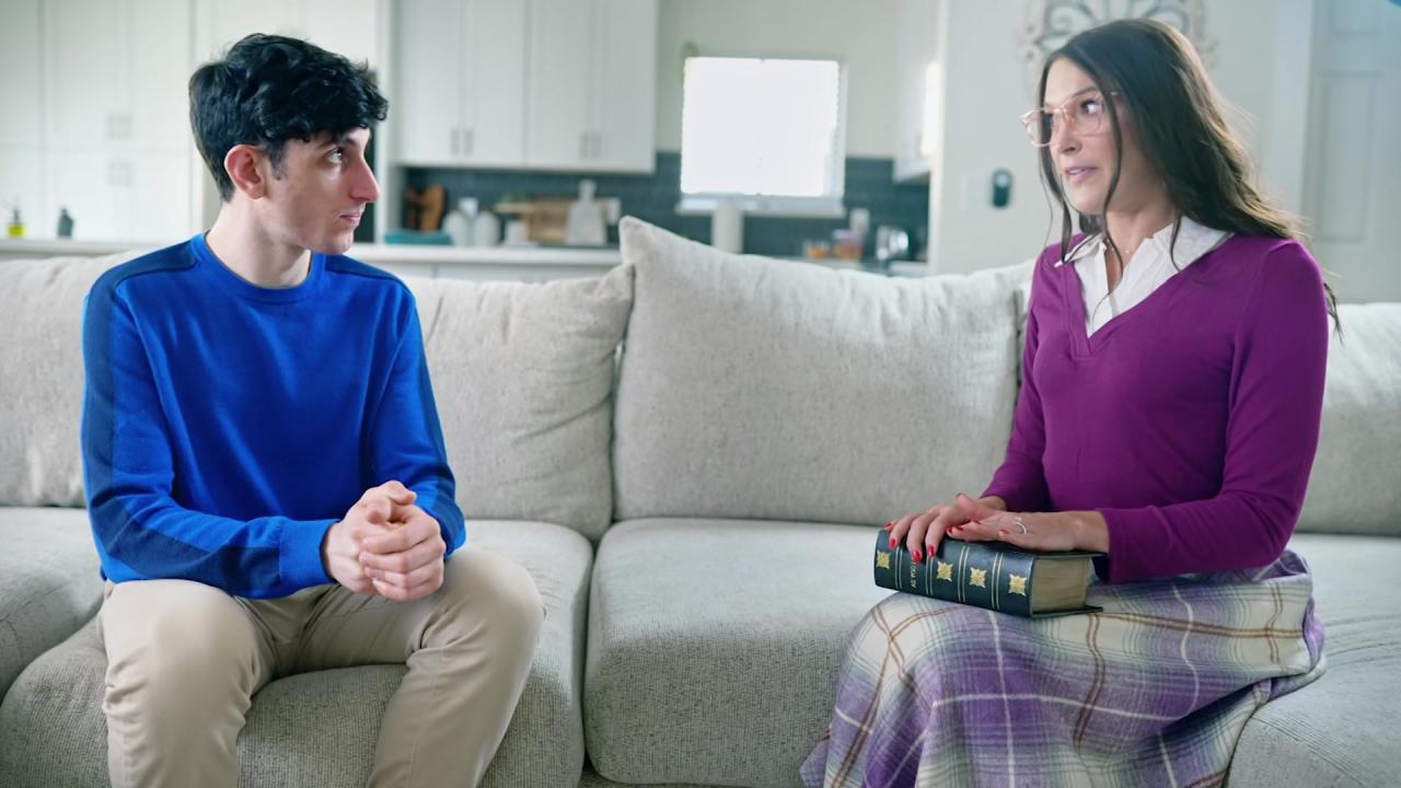 My Stepmom Wants A Creampie サンプル画像