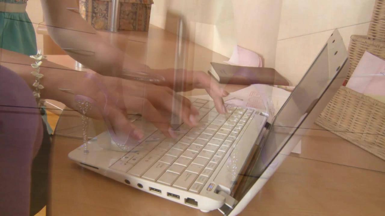 Nympho Teen Babes サンプル画像0