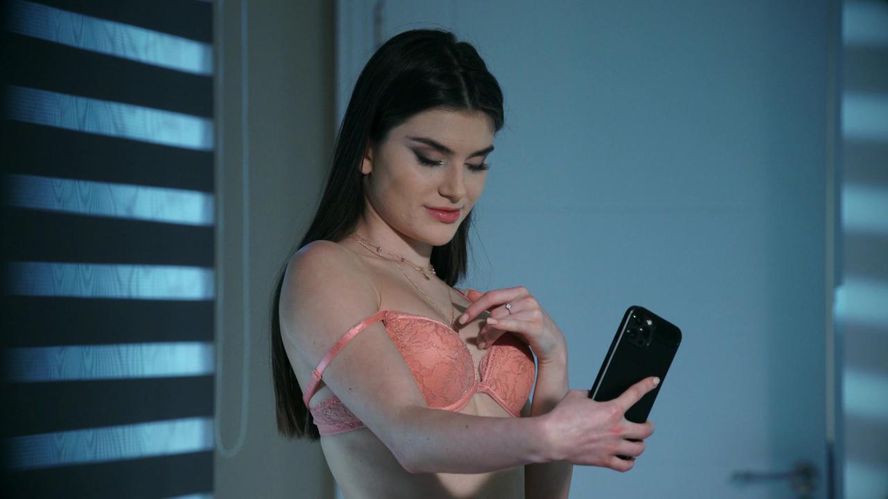 Liya & Stefany Escorts Deluxe サンプル画像