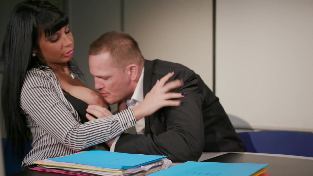Torrid Sex In The Workplace サンプル画像