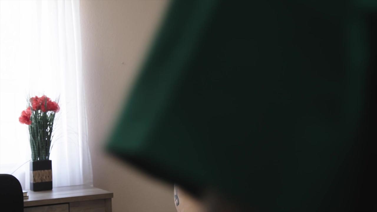 Sneaky GILFs サンプル画像