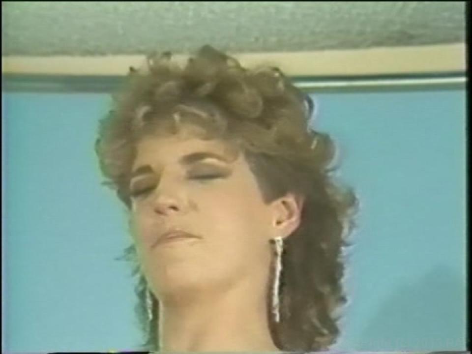 Christy Canyon's Lesbian Fantasies サンプル画像31