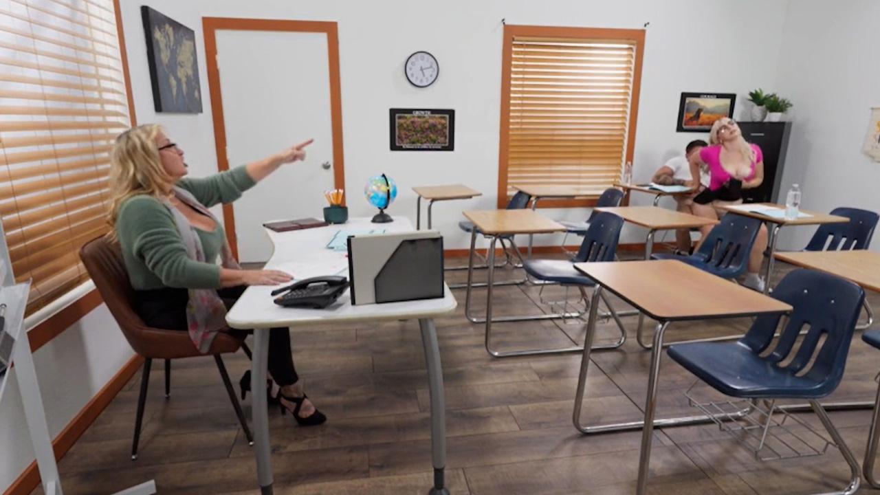 Crazy College GFs 18 サンプル画像0