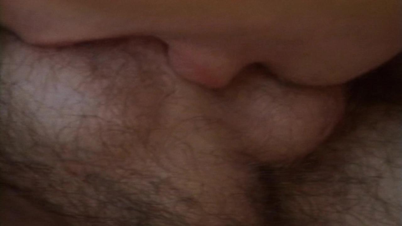 Down To His Knee サンプル画像