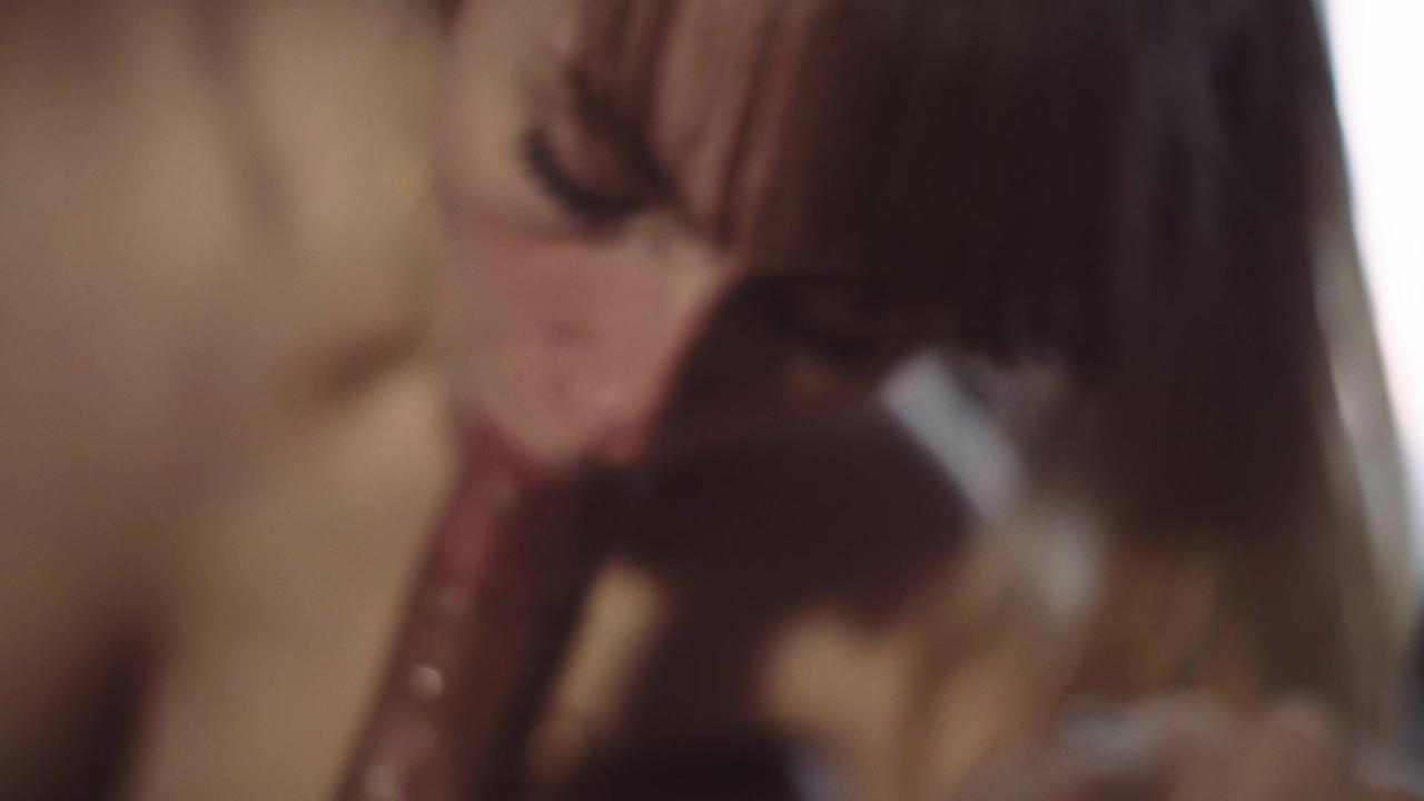 Intimate Moments サンプル画像