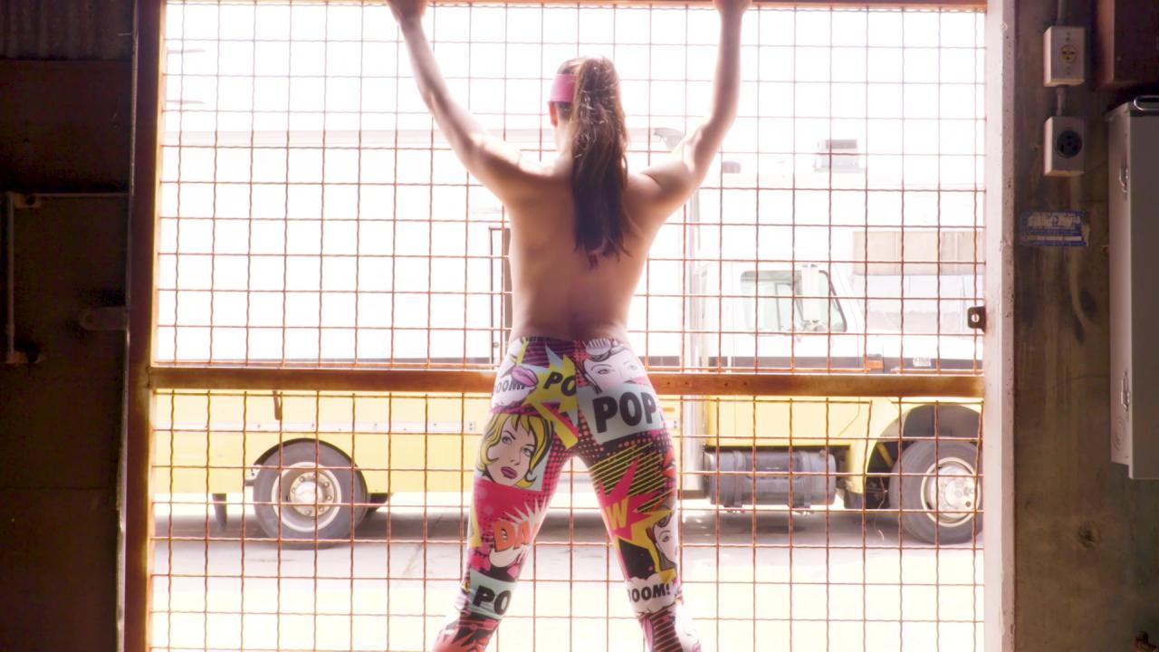 Everyone Loves Casey Calvert サンプル画像
