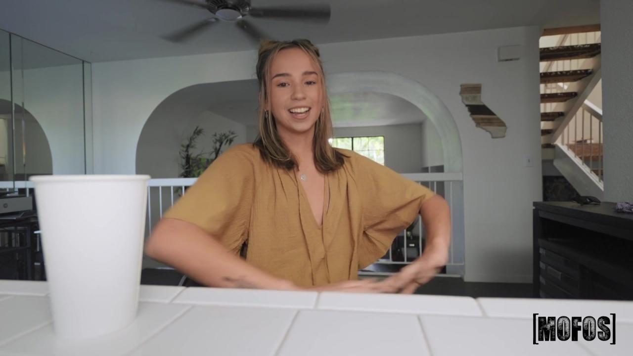 Stretching My Girlfriends Pussy 27 サンプル画像32