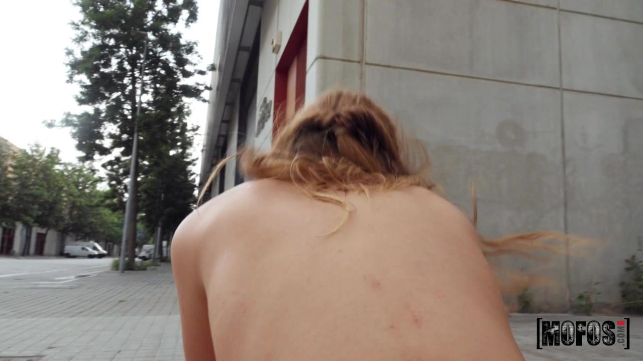 Public Sex Adventures 19 サンプル画像