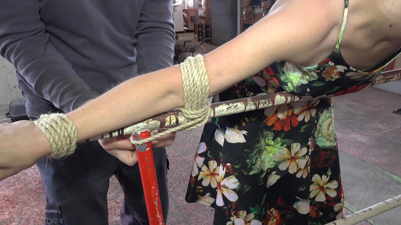 Gagged Girls Made To Cum サンプル画像