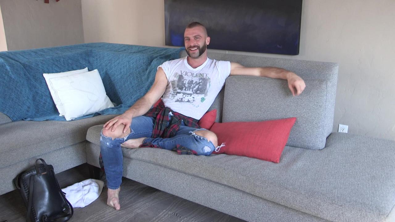Solo Spotlight: Gray Couch Edition 2 サンプル画像