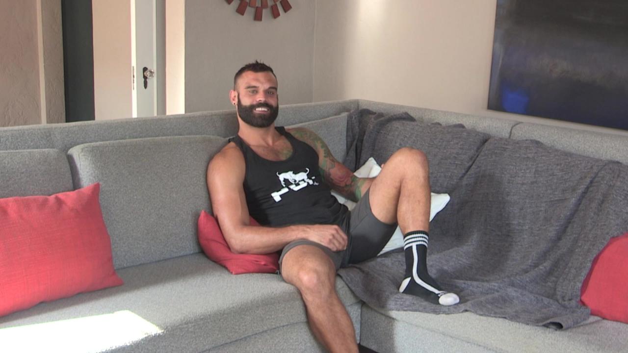 Solo Spotlight: Gray Couch Edition 2 サンプル画像