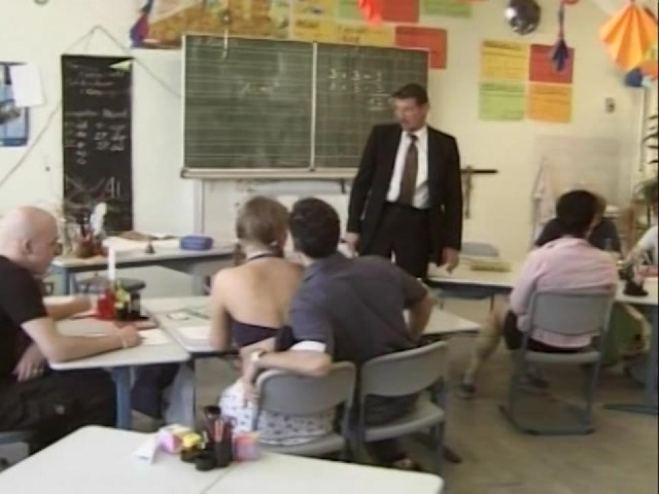 College Wild Parties In Germany サンプル画像