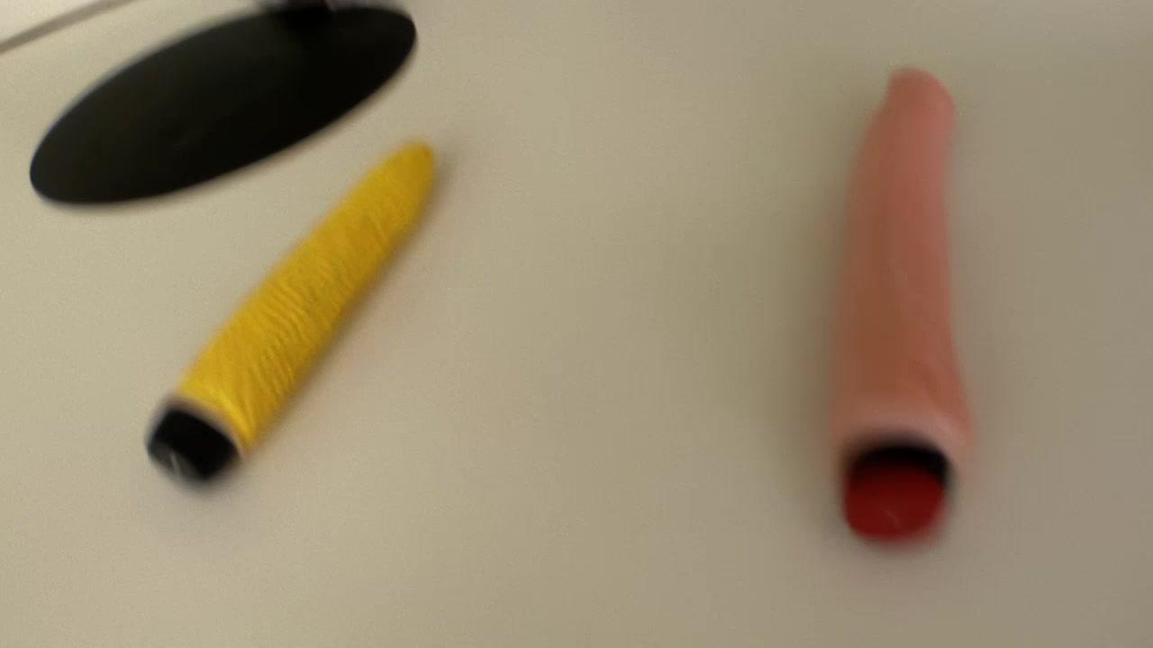 Girls Love Their Sex Toys サンプル画像35