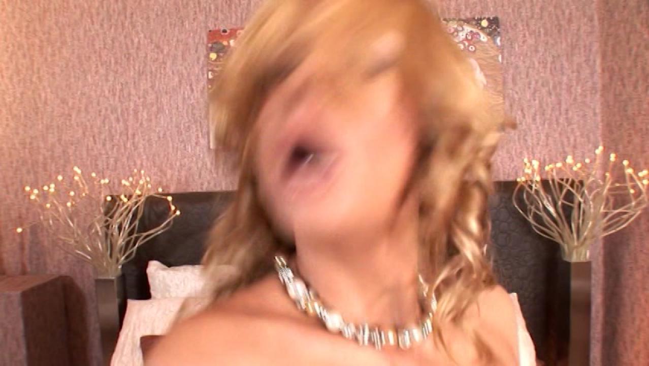 Strap-On Lesbian Sluts サンプル画像