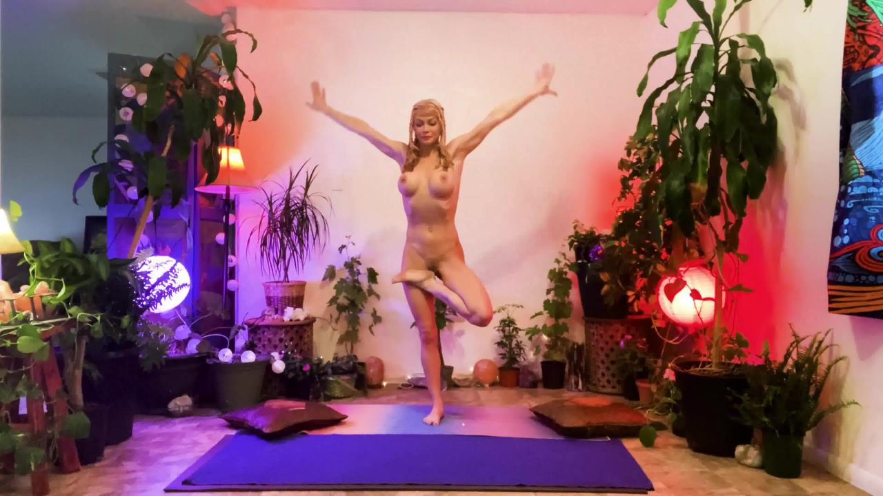 Naked Yoga Life 2 サンプル画像