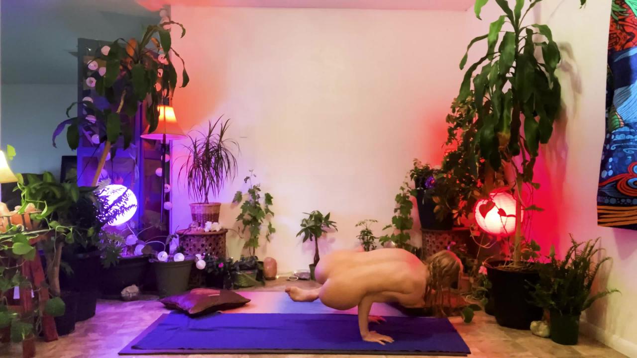 Naked Yoga Life 2 サンプル画像