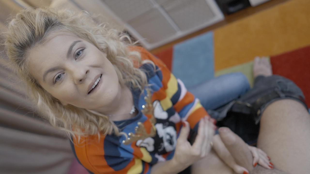 Bitchy Secretary サンプル画像