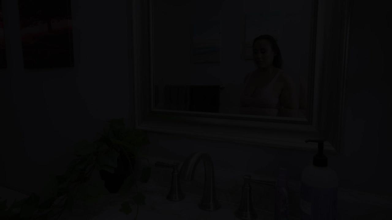 Busty MILF Creamed 2 サンプル画像