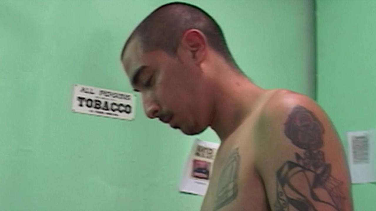Cop Fucks Prisoner サンプル画像
