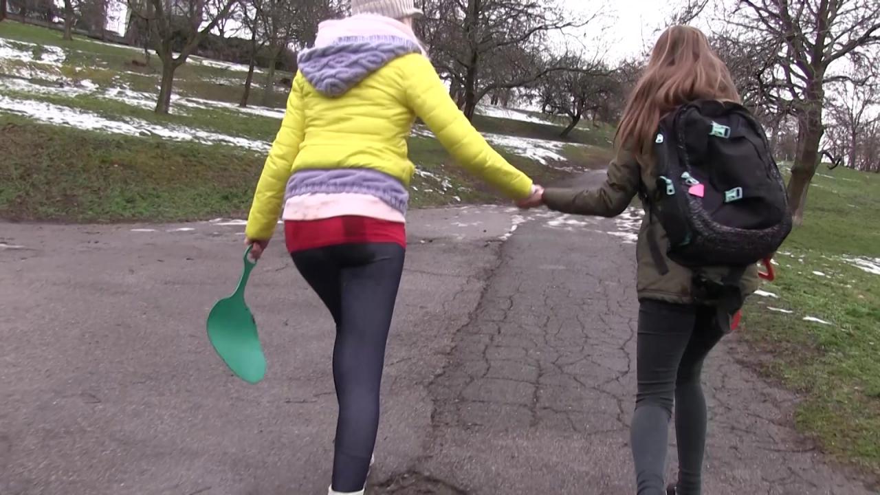 Lesbian Teens Are Always Horny サンプル画像