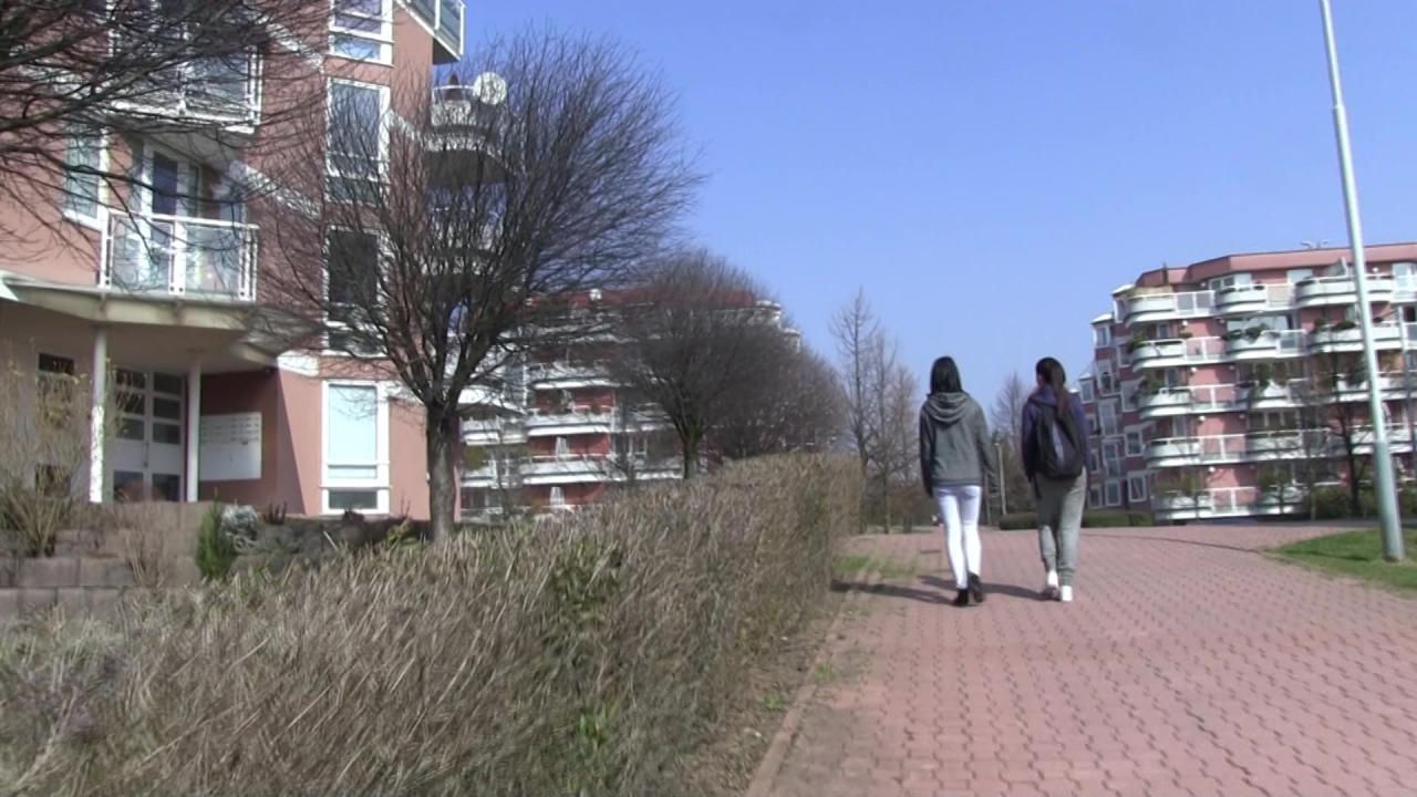 Lesbian Teens Are Always Horny サンプル画像