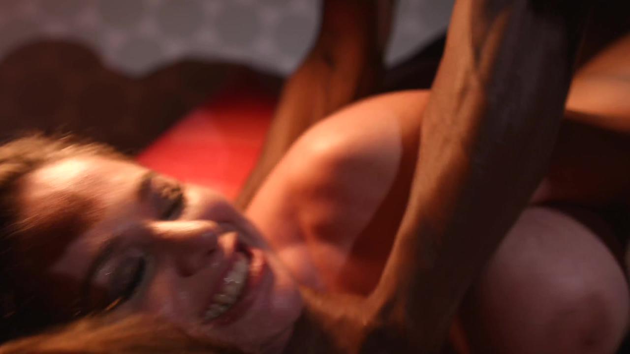 Slutty Divorced MILFs サンプル画像