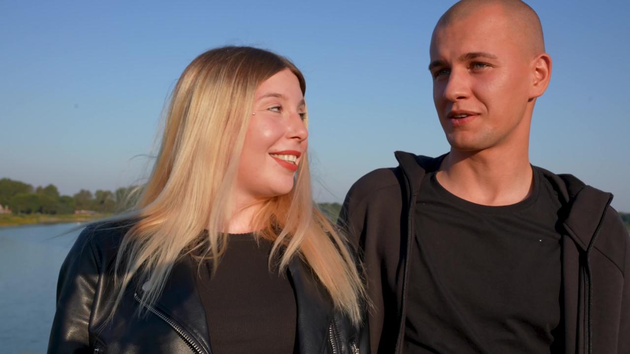Sexually Playful Cute Dutch Girls サンプル画像