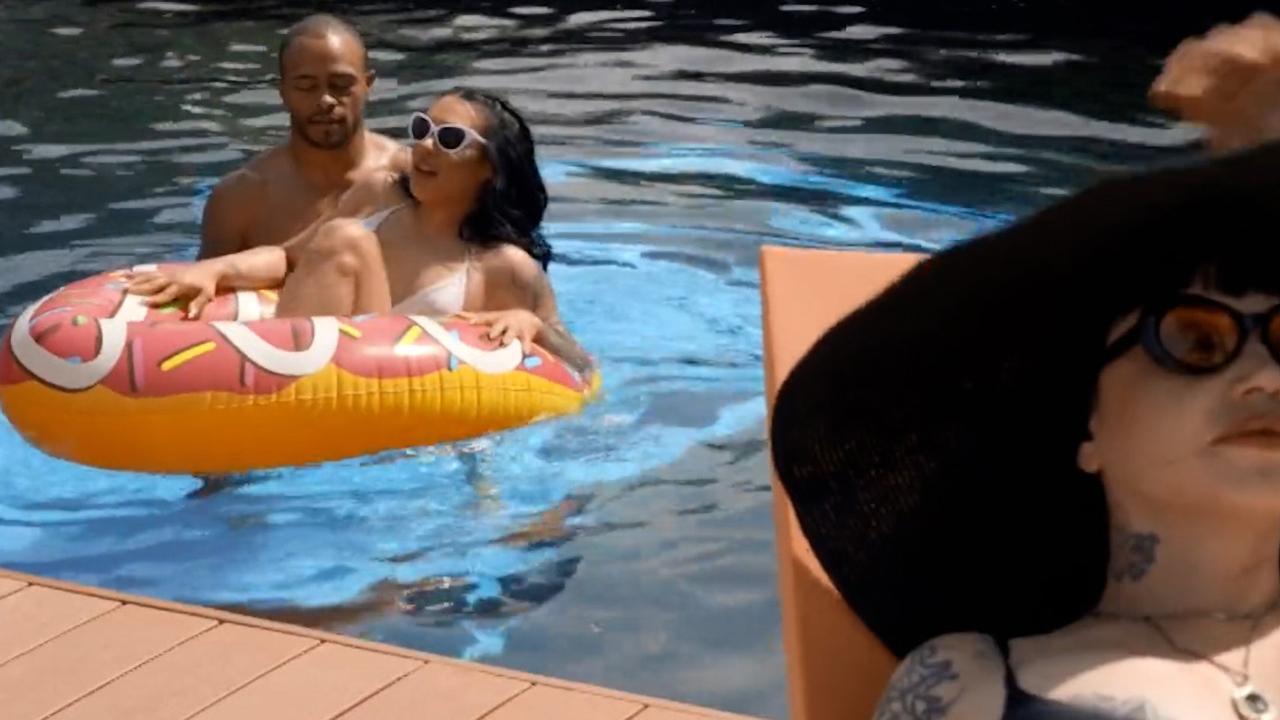 Poolside Poundings サンプル画像