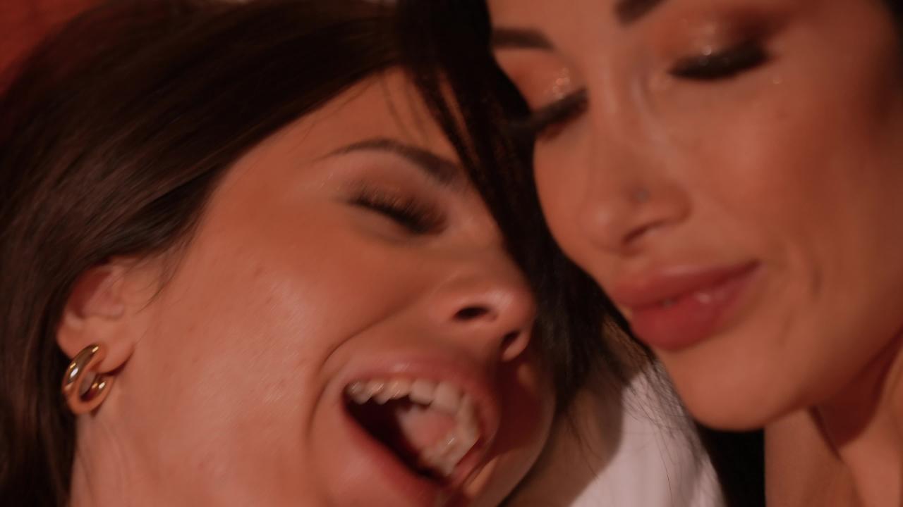 Lesbian Addicted (2 Disc Set) サンプル画像