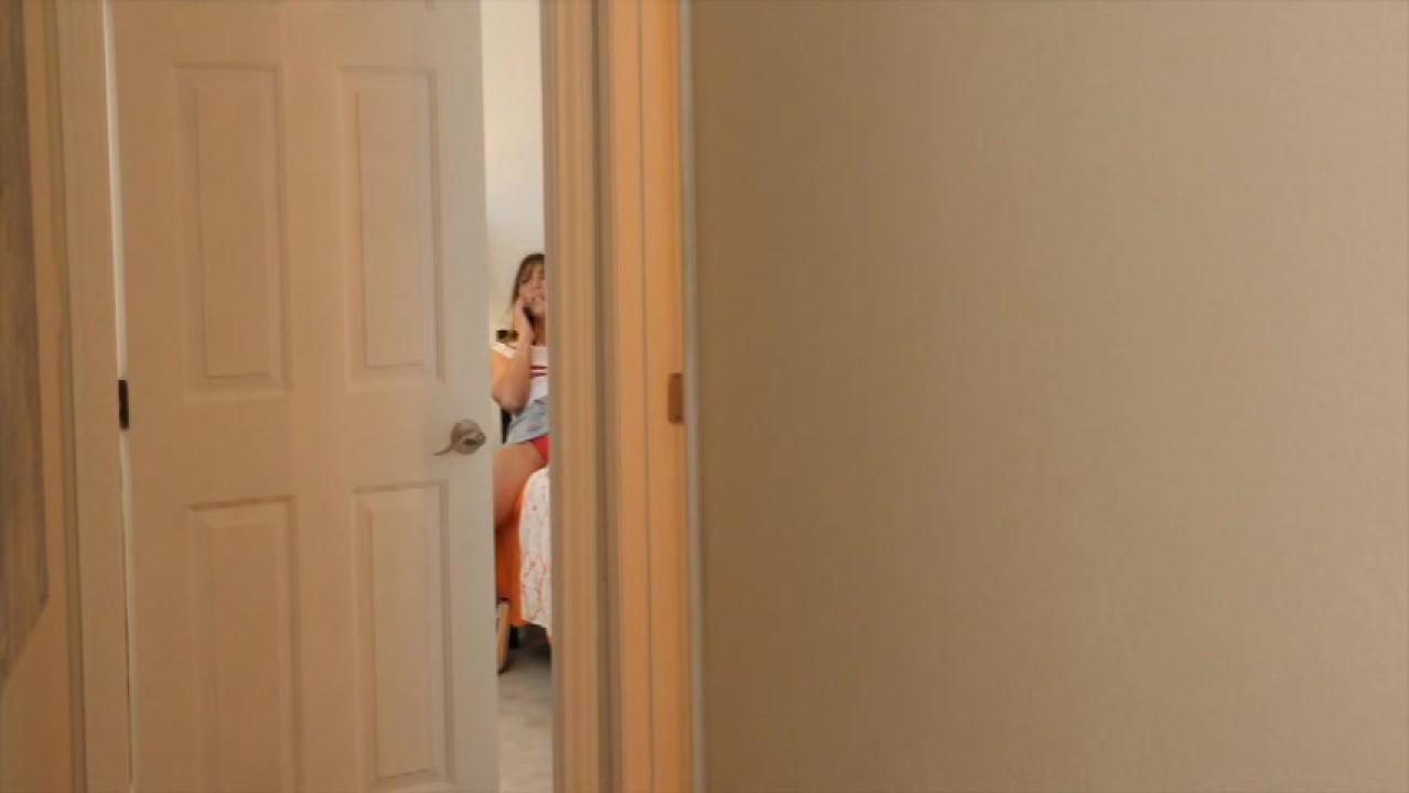 Lesbian MILFs Dominate First Timers サンプル画像