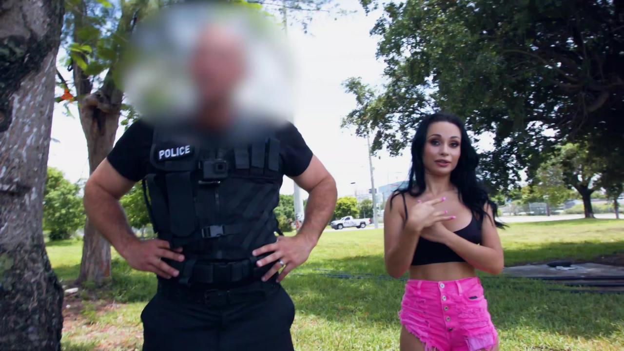 Big Titty Bust サンプル画像