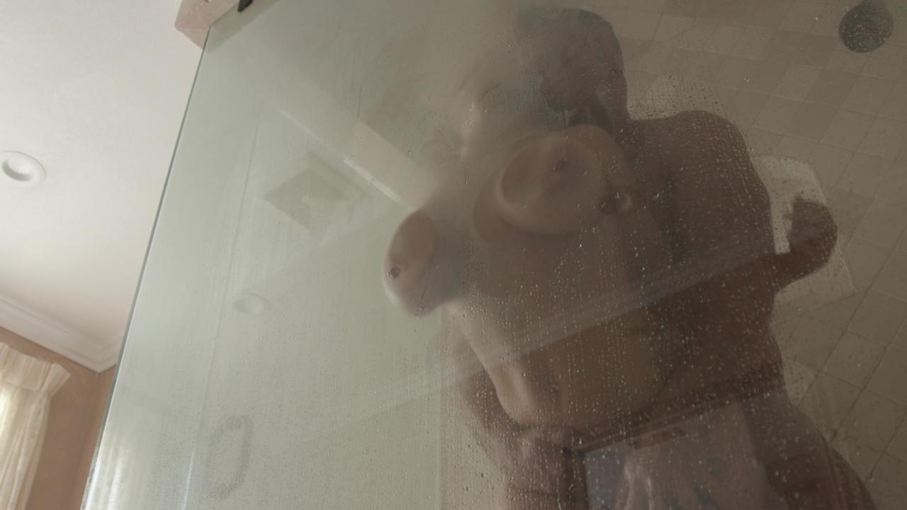 Adventures Of A Hotwife サンプル画像