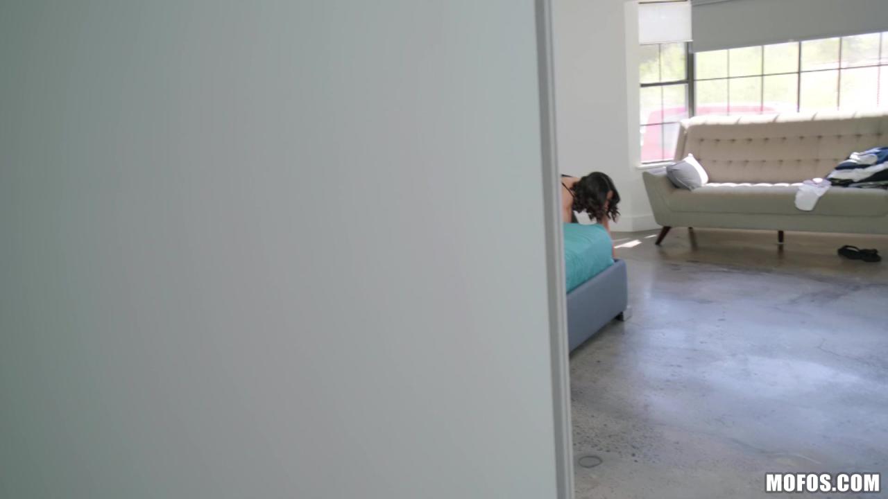 Stretching My Girlfriends Pussy 9 サンプル画像0