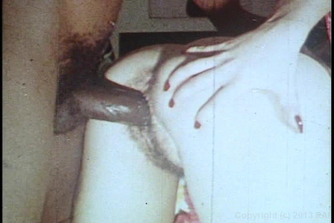 Her First Black Cock サンプル画像23